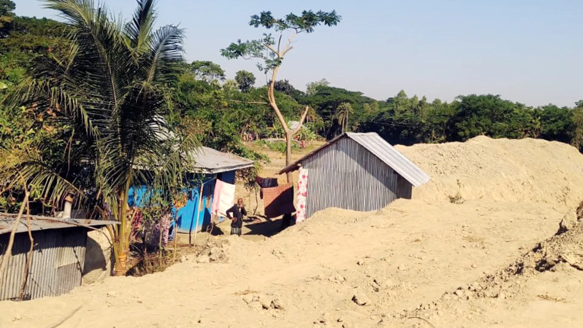 তজুমদ্দিনে পাউবোর বিলাসি প্রকল্প, পাঁচশতাধিক পরিবার উদ্বাস্তু হওয়ার শঙ্কা